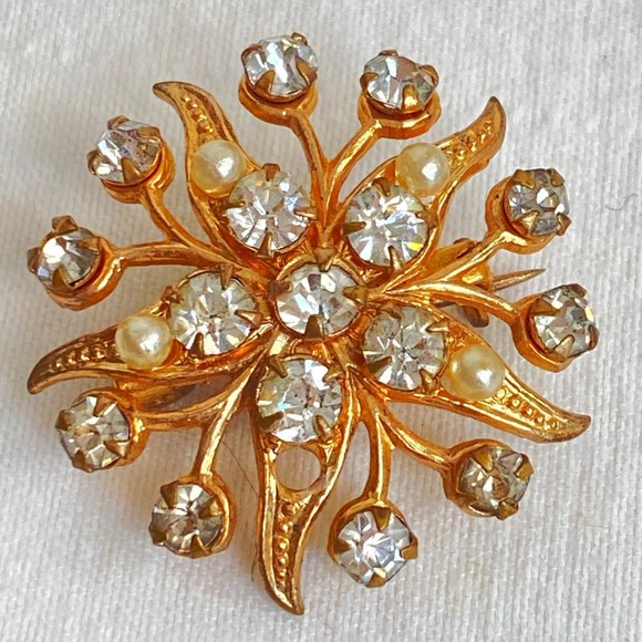 Star Burst Brooch Gold Tone With Clear Rhinestones & Faux Pearls - Picture 1 of 4